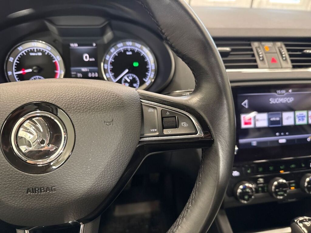 Skoda Octavia 2020 Valkoinen