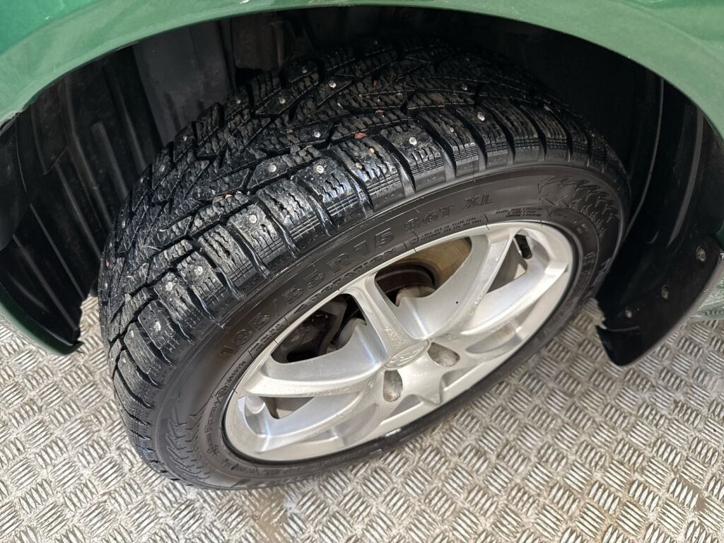 Nissan Micra 2003 Vihreä