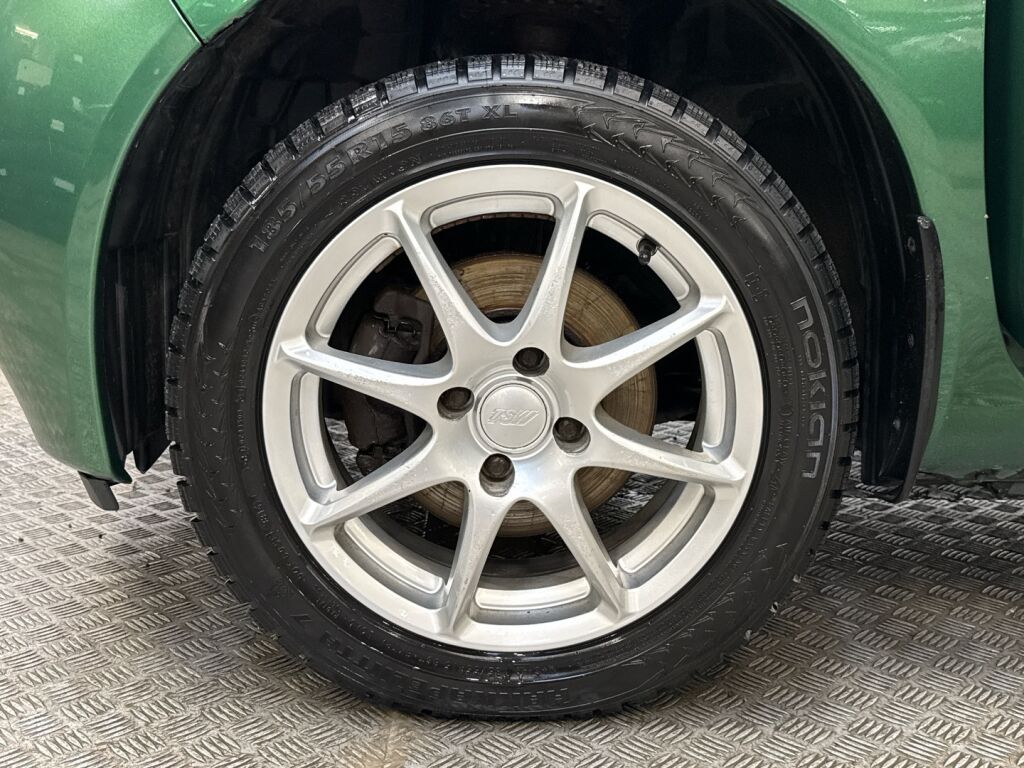 Nissan Micra 2003 Vihreä