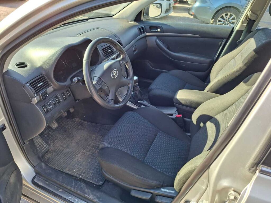 Toyota Avensis 2008 Hopea