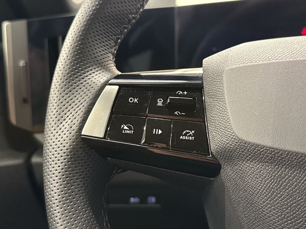 Opel Astra 2024 Sininen