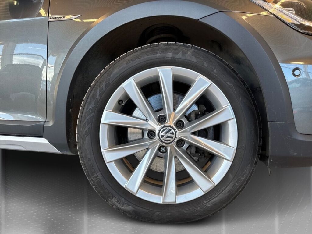 Volkswagen Golf 2020 Metallinhohto Harmaa