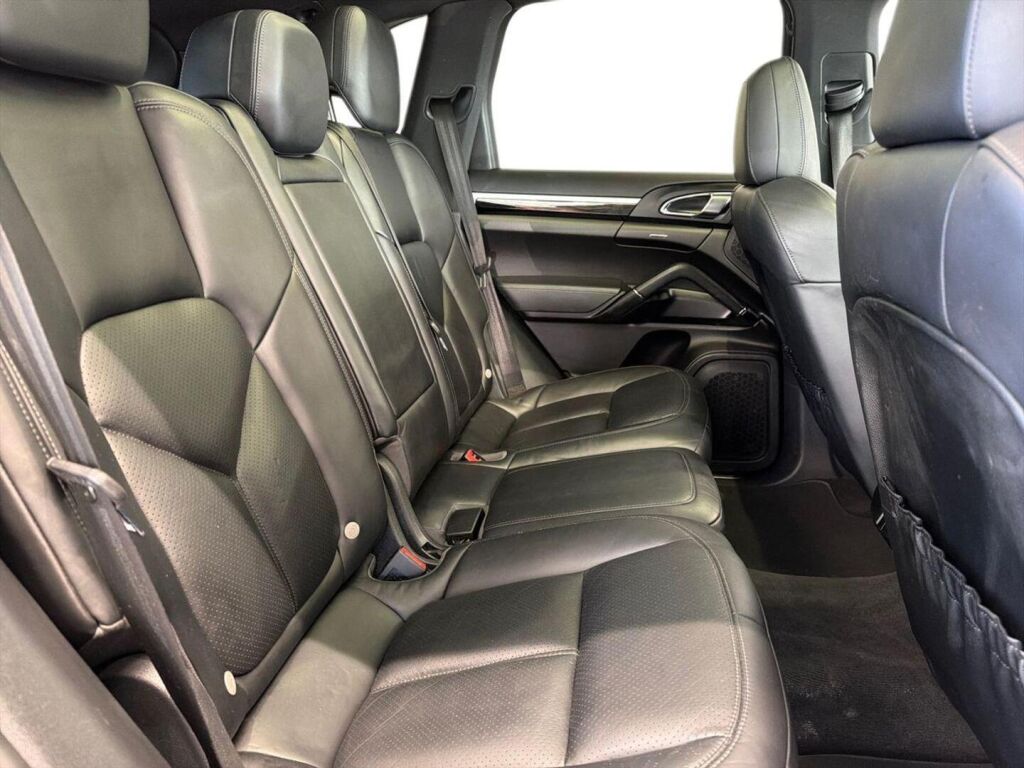 Porsche Cayenne 2015 Musta