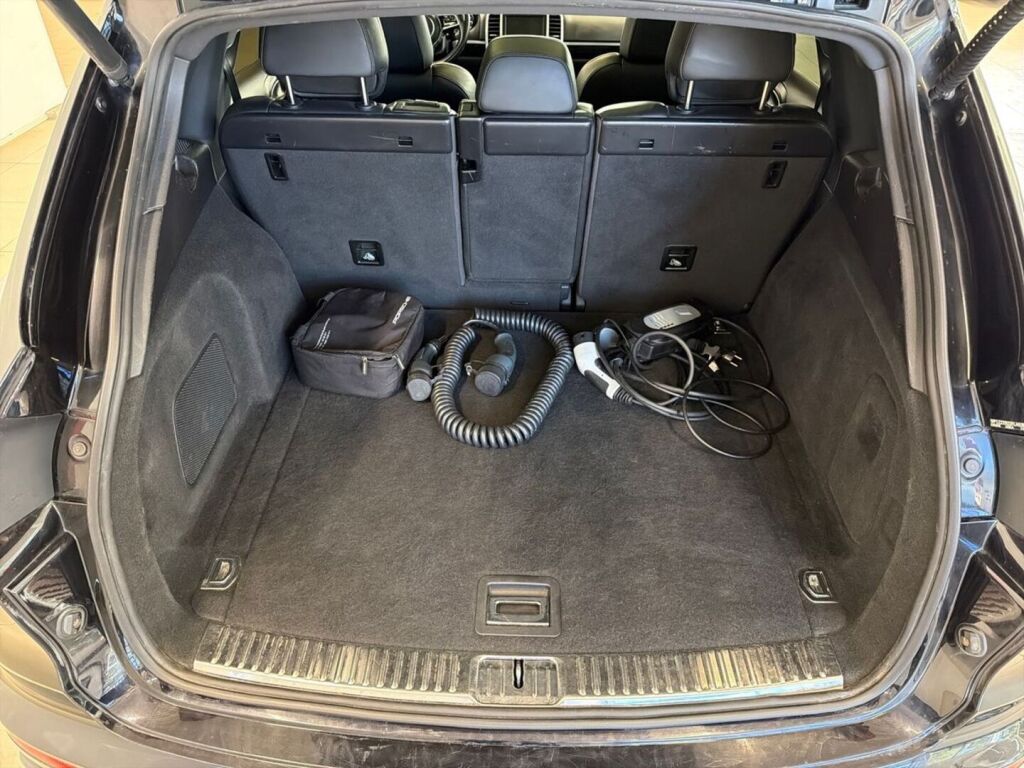 Porsche Cayenne 2015 Musta