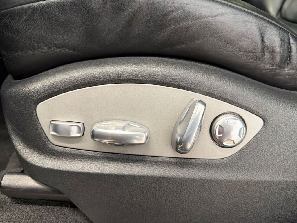 Porsche Cayenne 2015 Musta