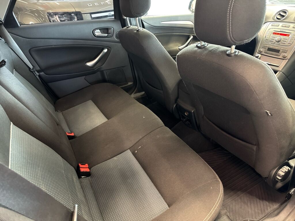 Ford Mondeo 2010 Musta