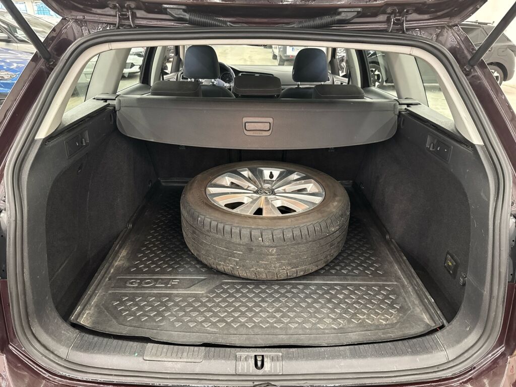 Volkswagen Golf 2018 Violetti