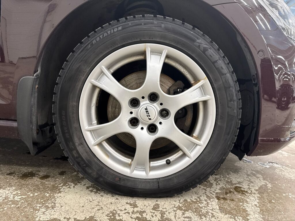 Volkswagen Golf 2018 Violetti