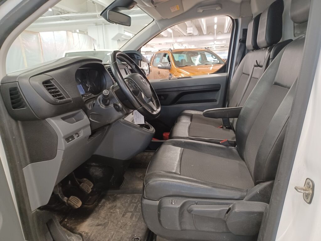 Opel Vivaro 2021 Valkoinen