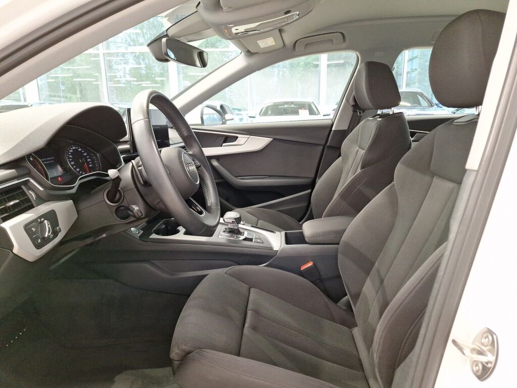 Audi A4 2020 Valkoinen