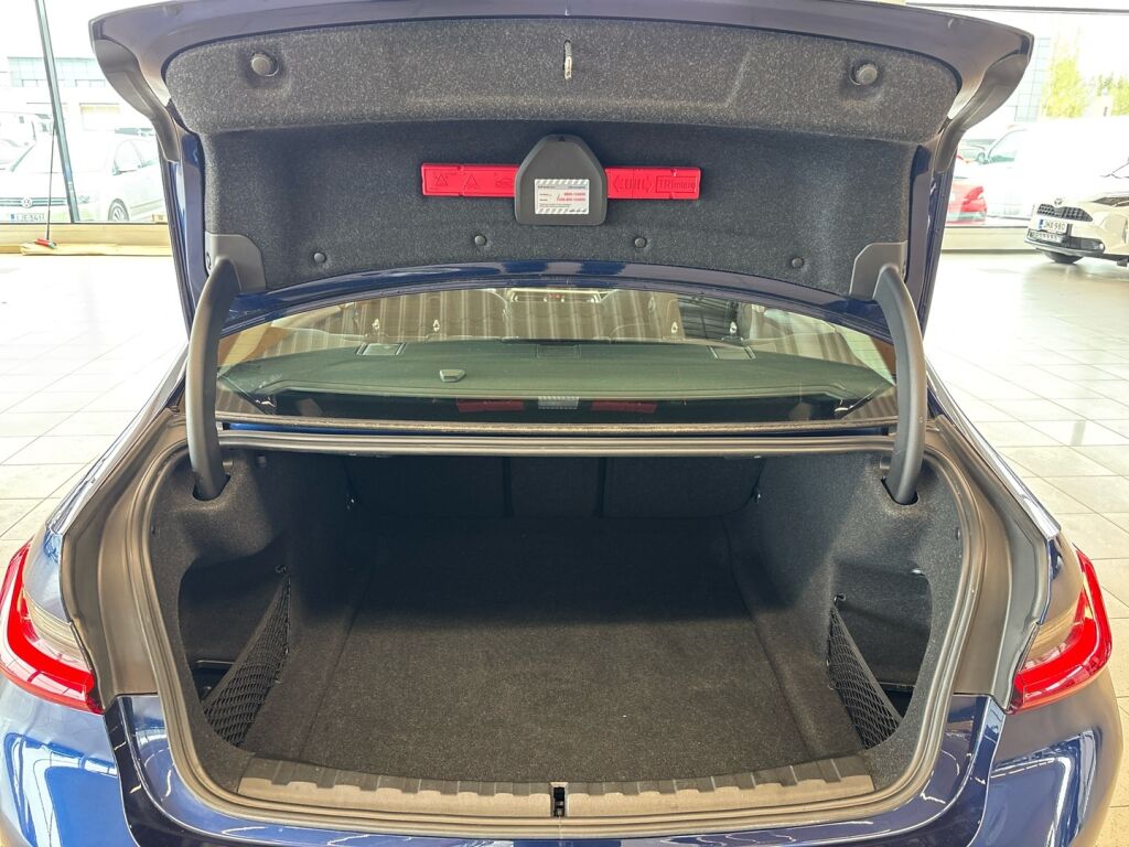 BMW 320 2020 Sininen