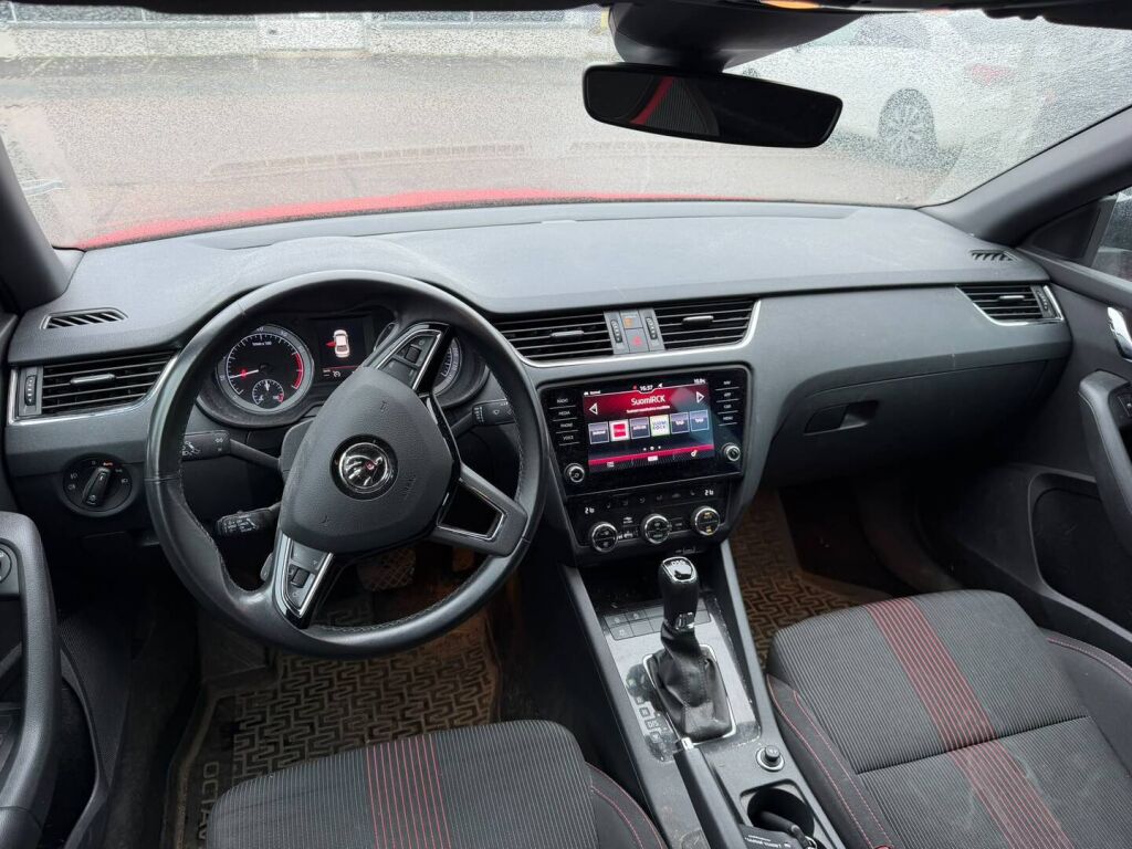 Skoda Octavia 2019 Punainen