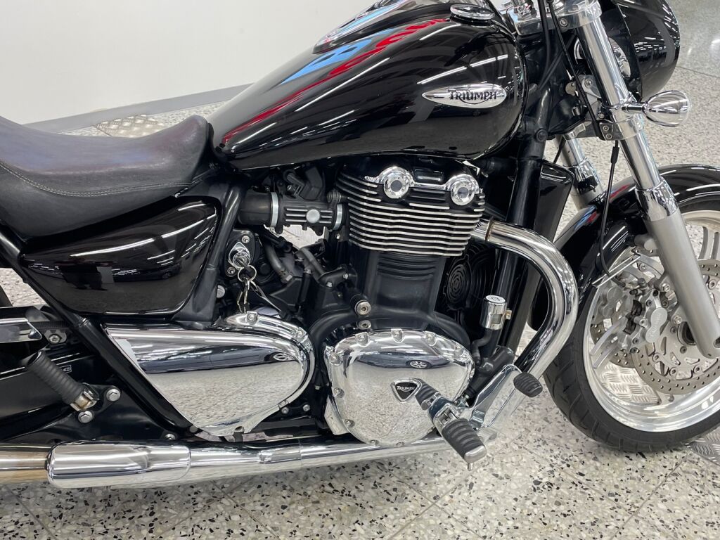 Triumph Thunderbird 2009 Musta