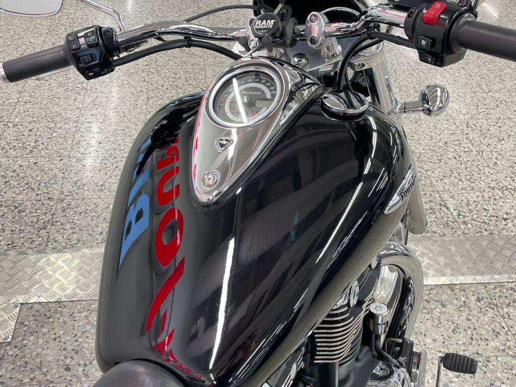 Triumph Thunderbird 2009 Musta