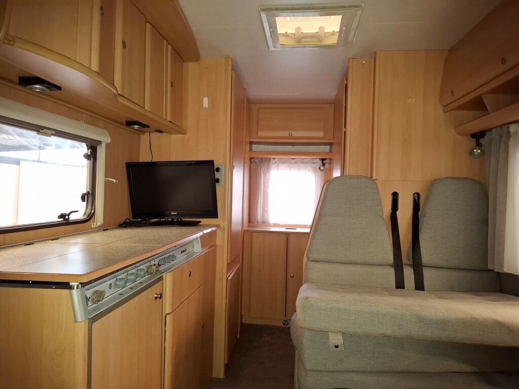 Dethleffs Globetrotter 1999 Valkoinen