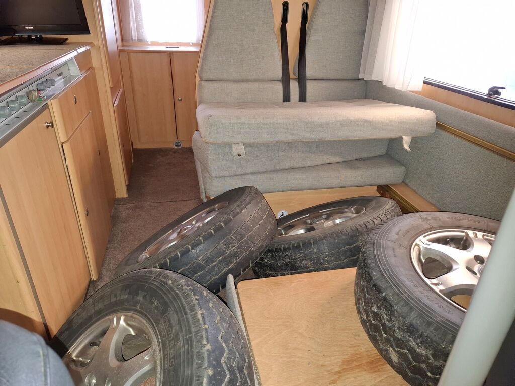 Dethleffs Globetrotter 1999 Valkoinen