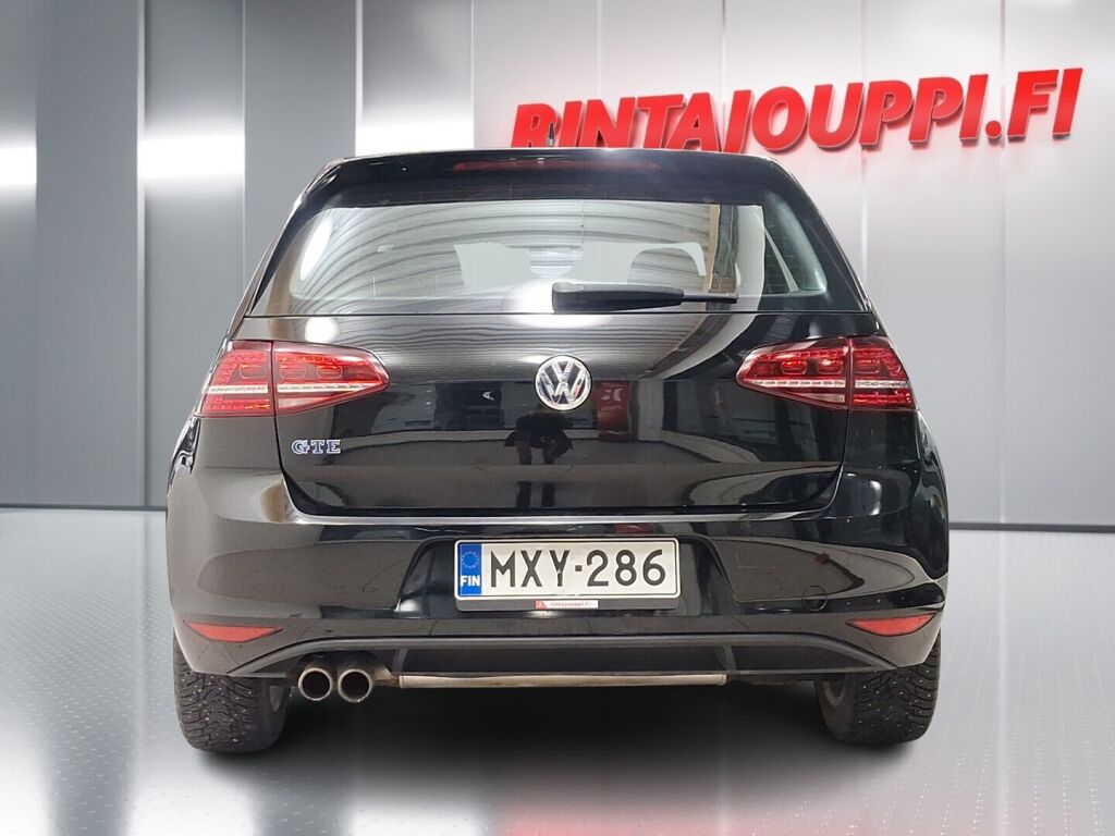 Volkswagen Golf 2016 Musta