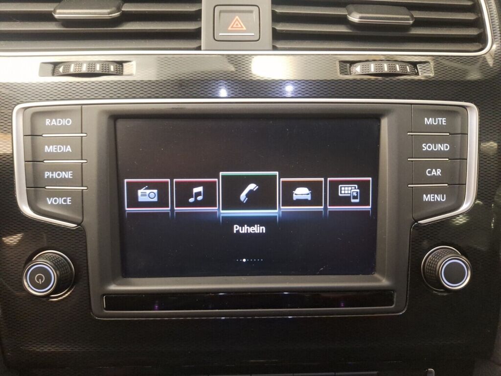 Volkswagen Golf 2016 Musta