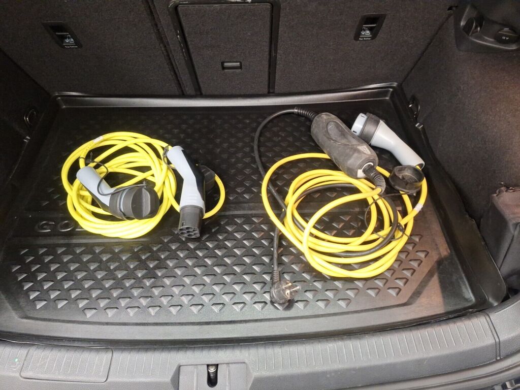 Volkswagen Golf 2016 Musta