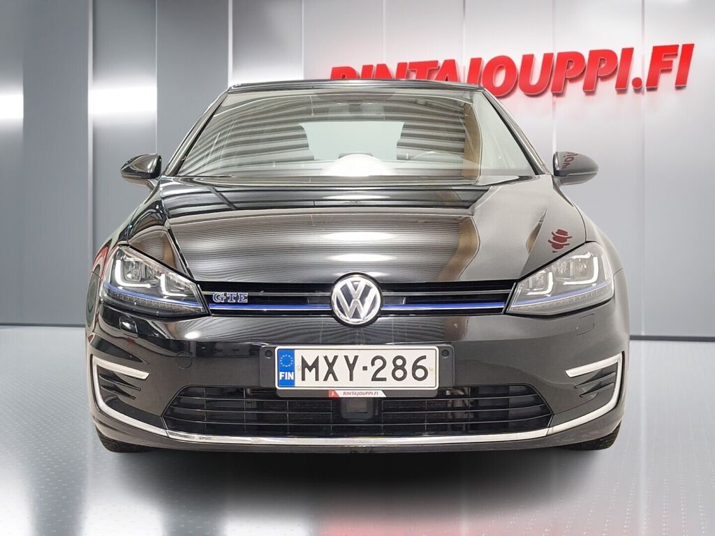 Volkswagen Golf 2016 Musta