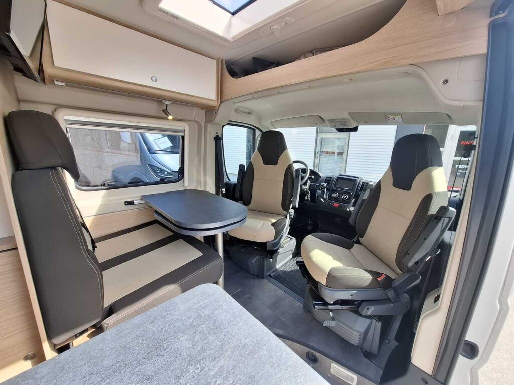 Pössl RoadCar VAN R 600 2020 Harmaa