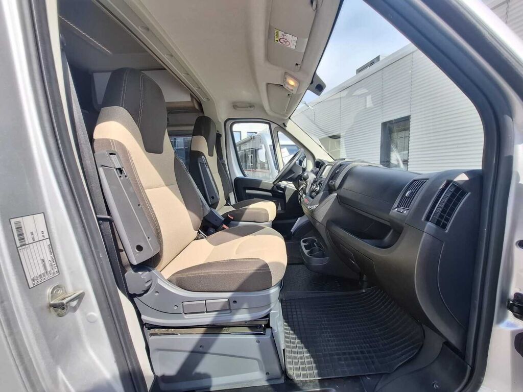 Pössl RoadCar VAN R 600 2020 Harmaa