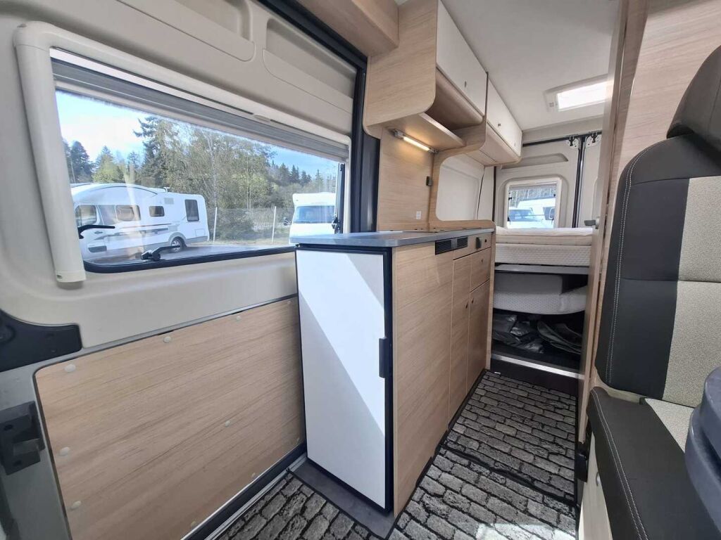 Pössl RoadCar VAN R 600 2020 Harmaa