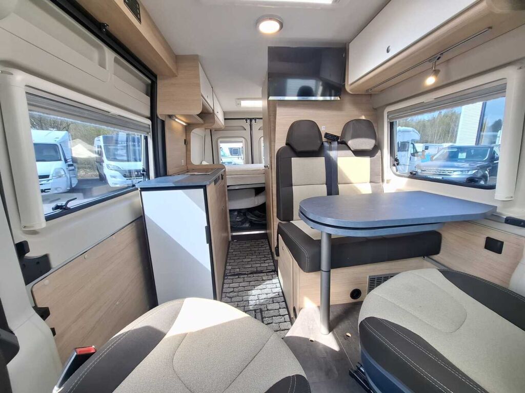 Pössl RoadCar VAN R 600 2020 Harmaa