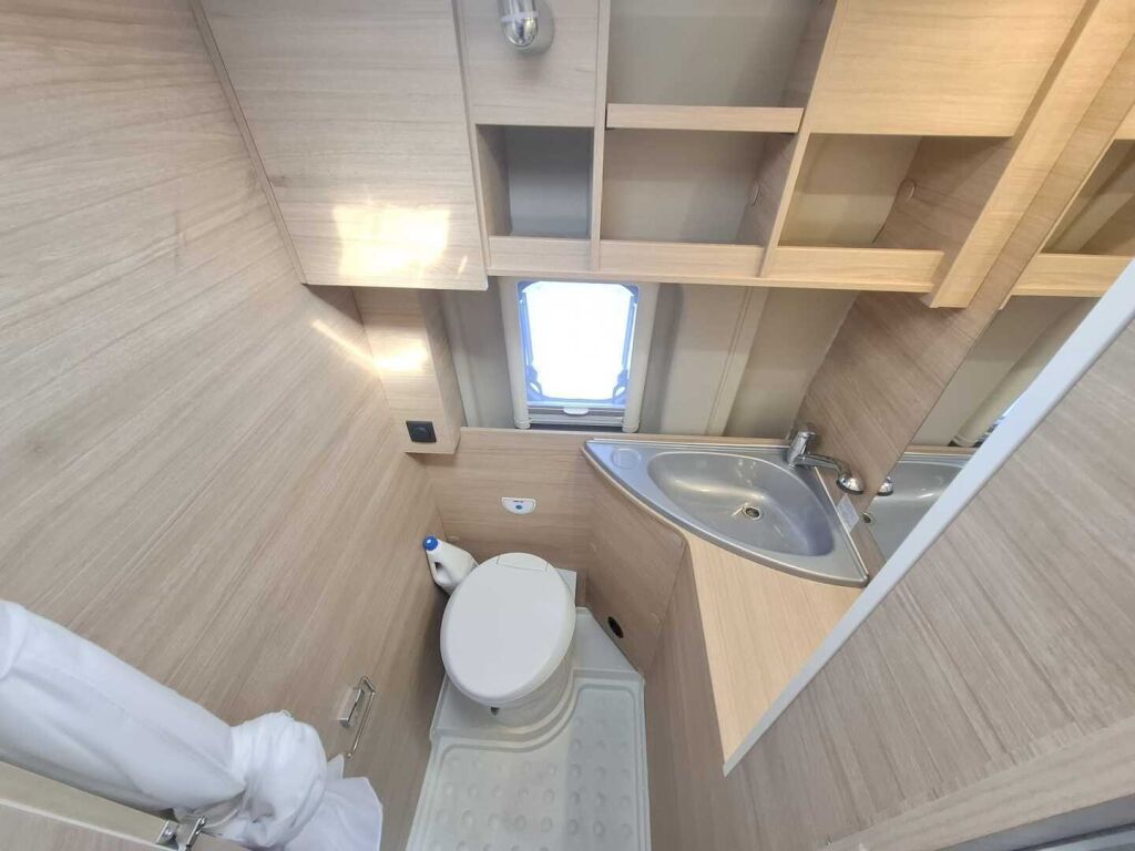 Pössl RoadCar VAN R 600 2020 Harmaa