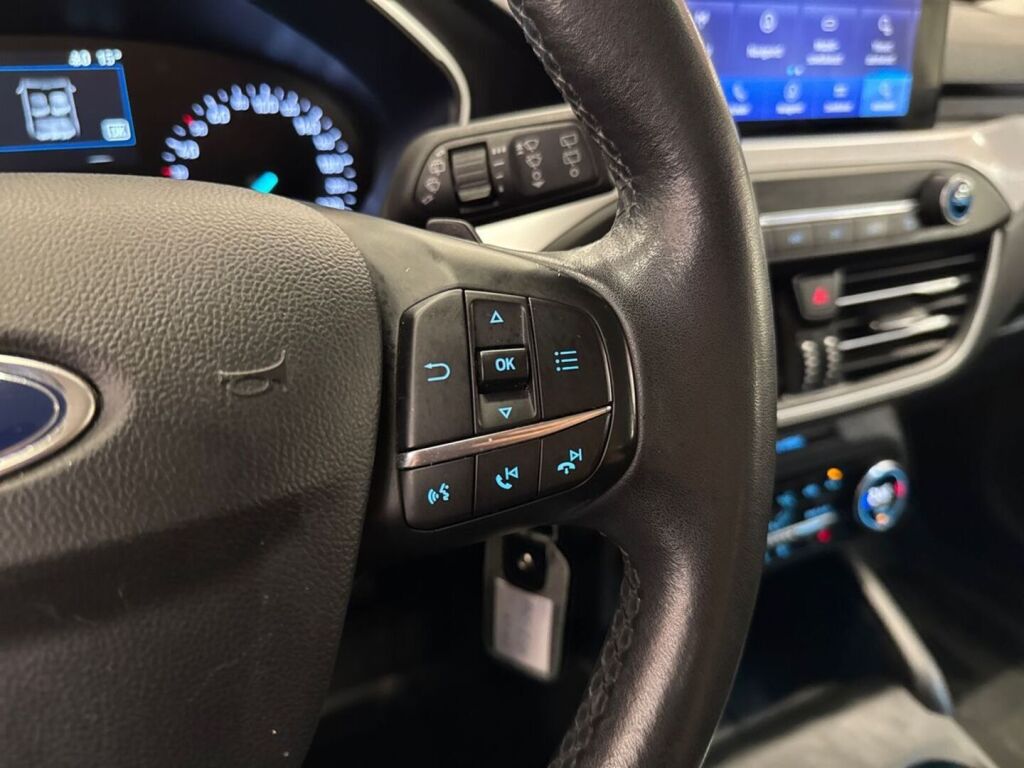 Ford Focus 2019 Punainen