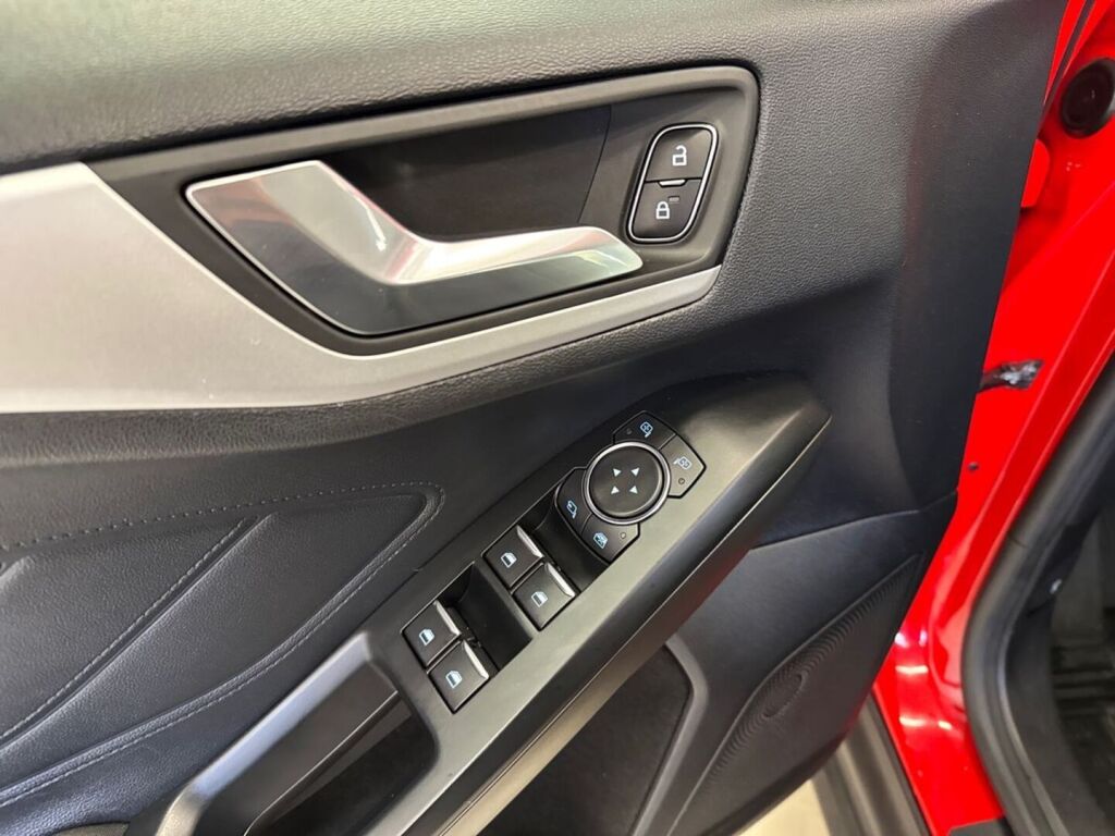 Ford Focus 2019 Punainen