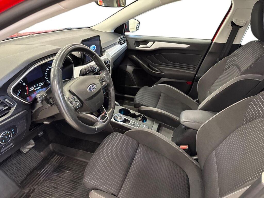 Ford Focus 2019 Punainen
