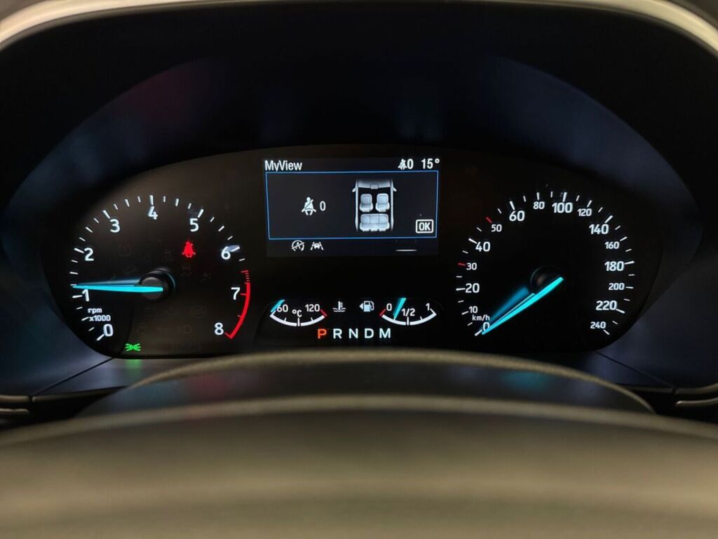 Ford Focus 2019 Punainen