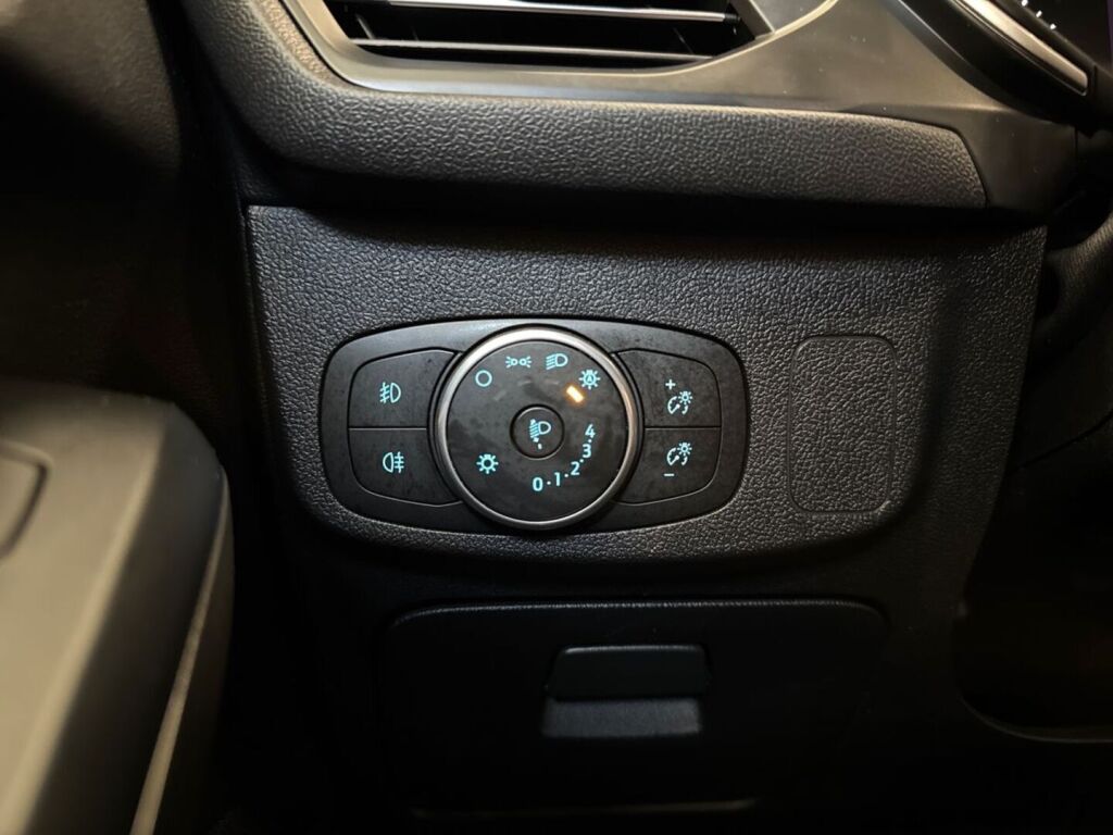 Ford Focus 2019 Punainen