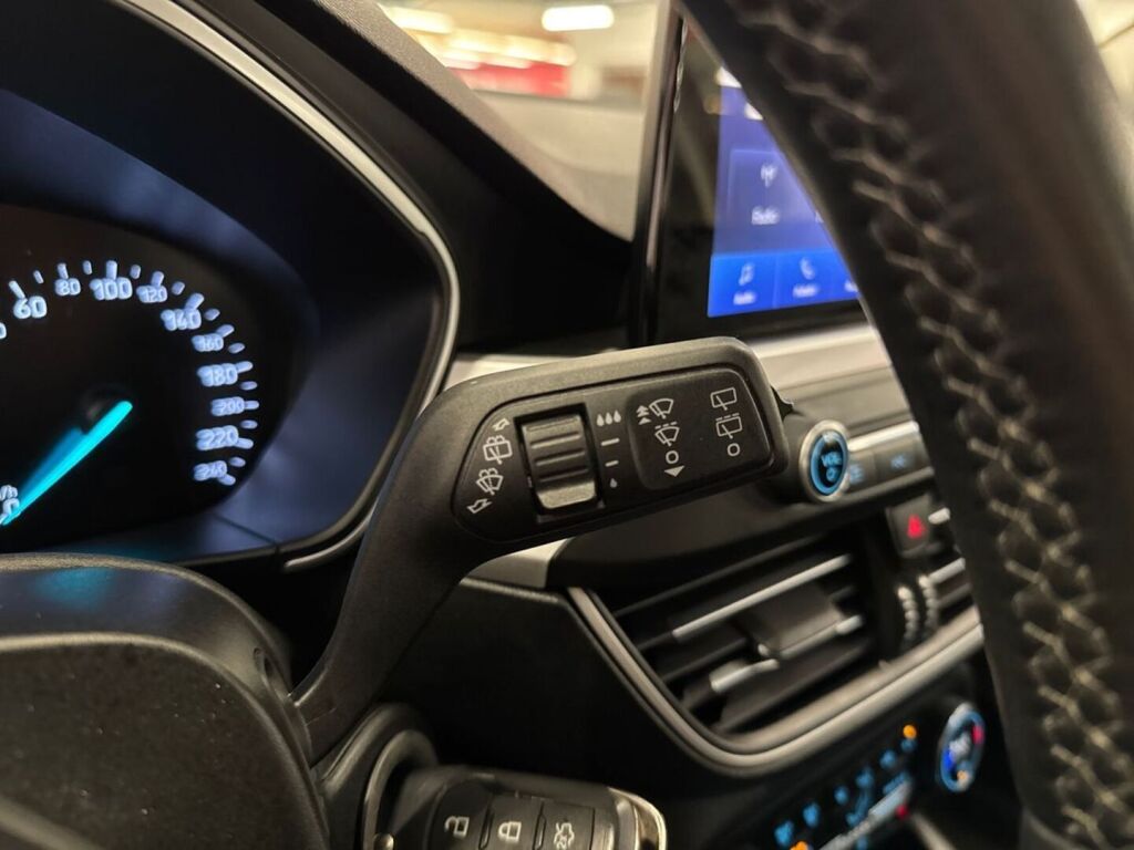 Ford Focus 2019 Punainen