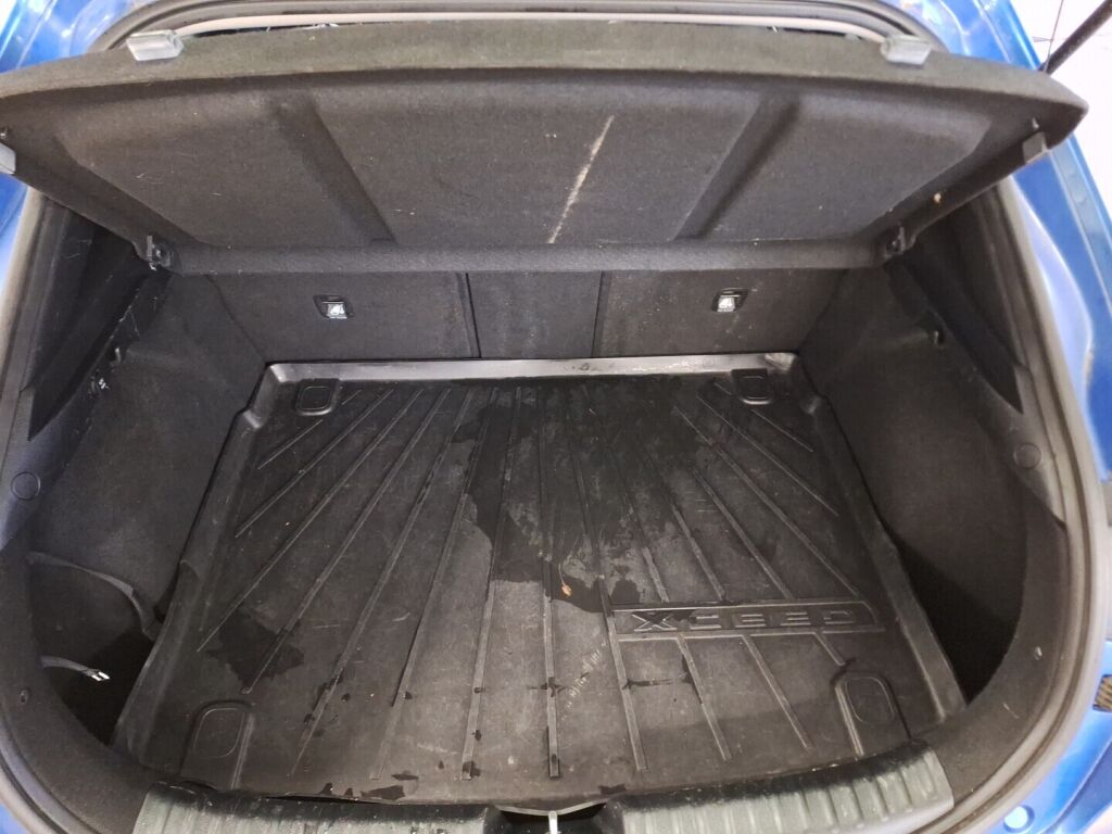 Kia XCeed 2019 Sininen