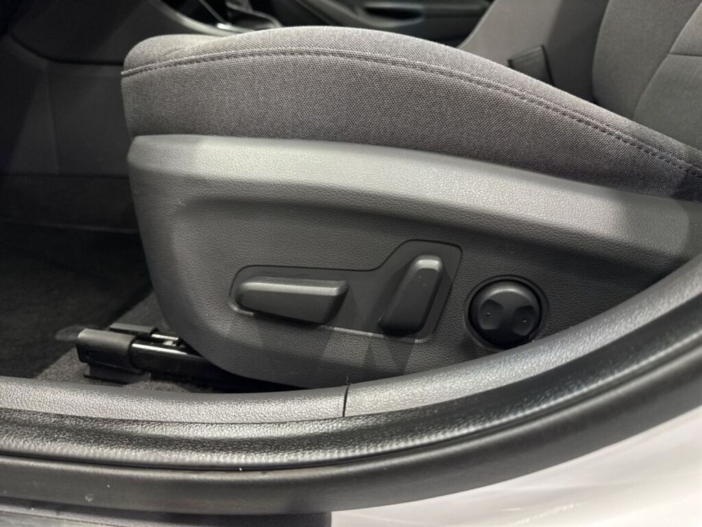 Hyundai IONIQ plug-in 2020 Valkoinen