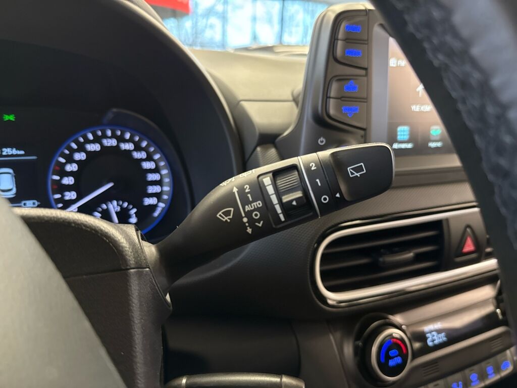 Hyundai KONA 2020 Punainen