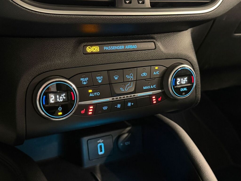 Ford Focus 2020 Valkoinen