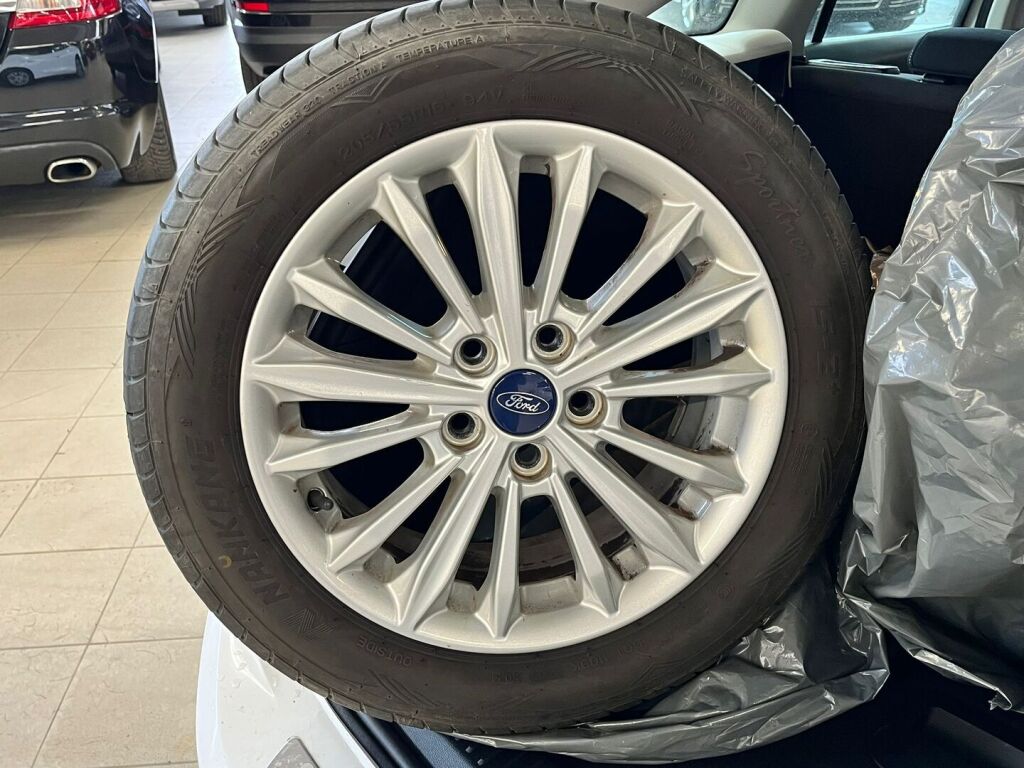 Ford Focus 2020 Valkoinen