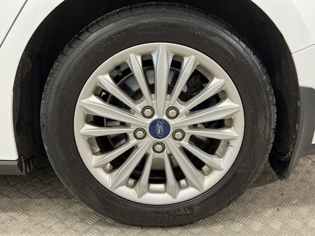 Ford Focus 2020 Valkoinen