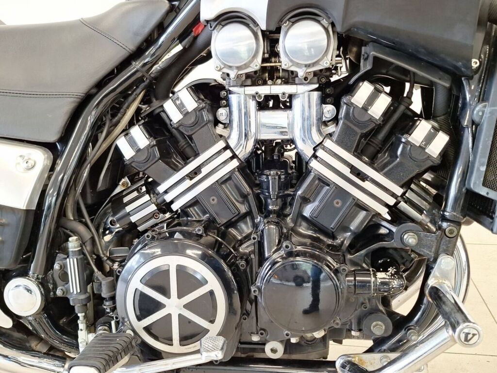 Yamaha VMX 2000 MK V 111