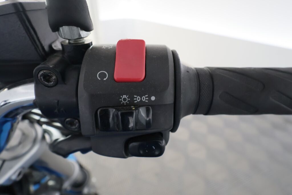 Kawasaki ZR-7 2001 Harmaa