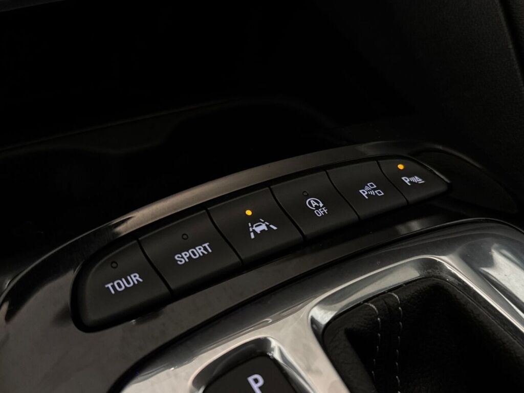 Opel Insignia 2020 Valkoinen