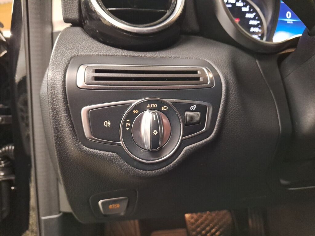 Mercedes-Benz C 2020 Musta