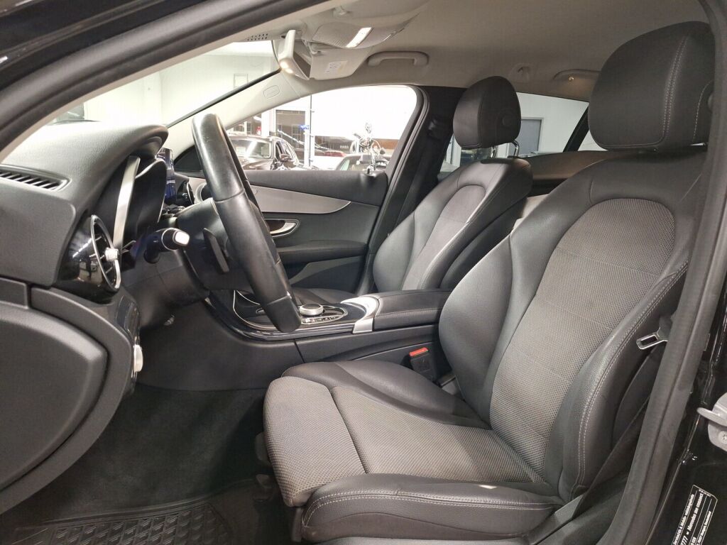 Mercedes-Benz C 2020 Musta