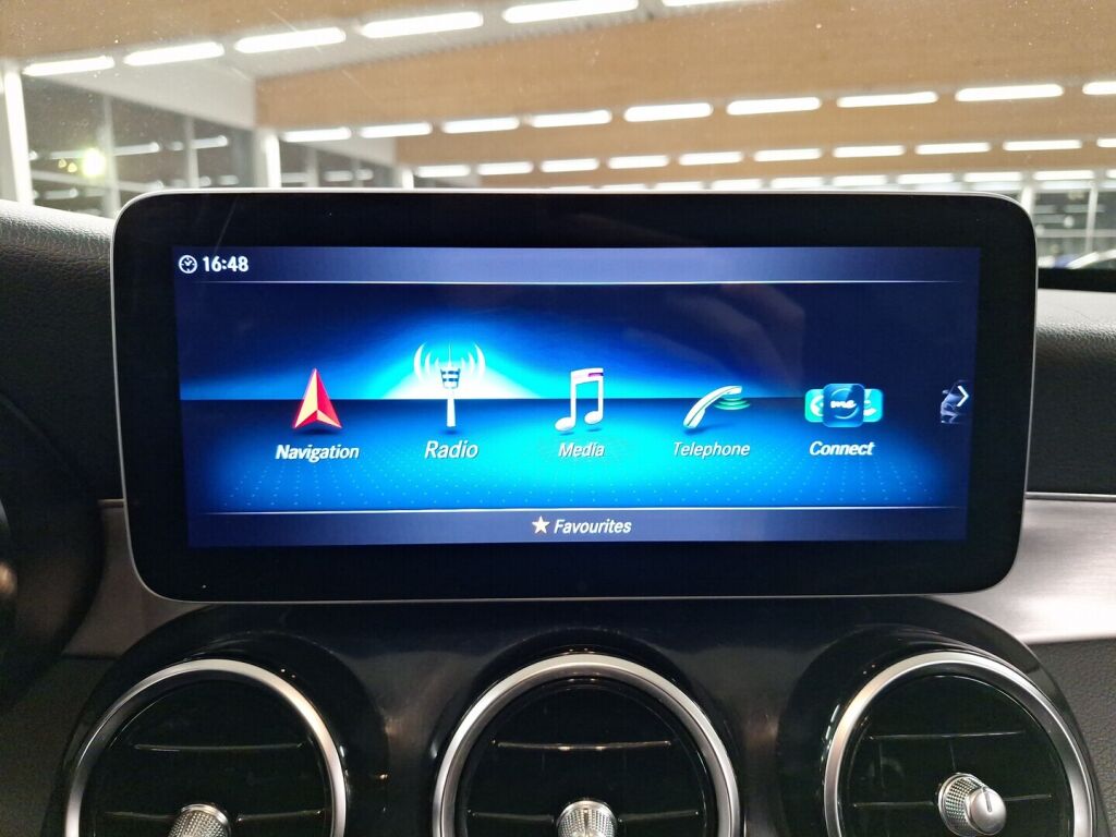 Mercedes-Benz C 2020 Musta