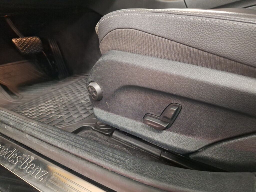 Mercedes-Benz C 2020 Musta