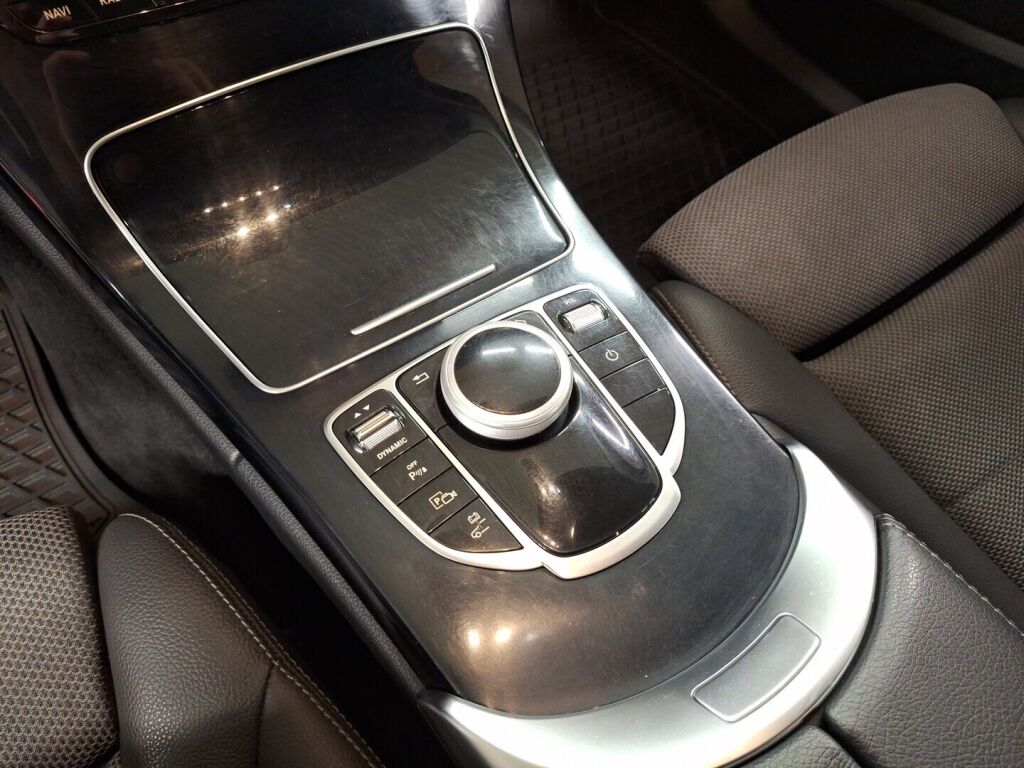 Mercedes-Benz C 2020 Musta