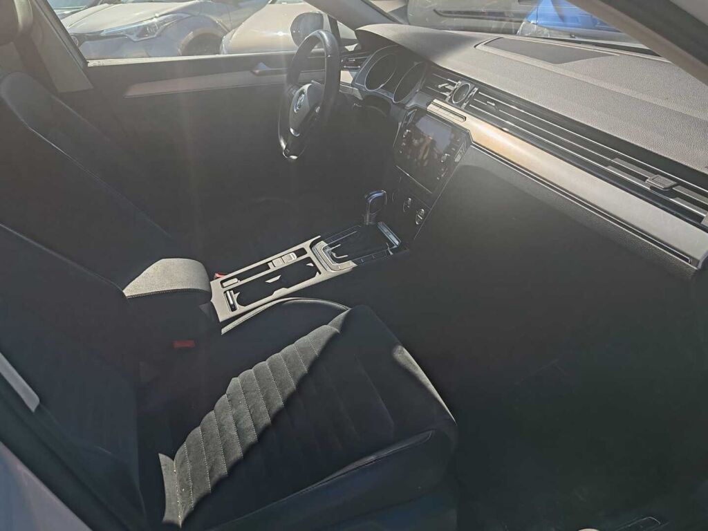 Volkswagen Passat 2018 Valkoinen